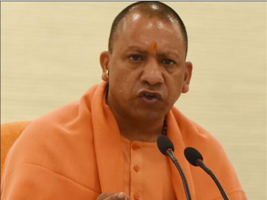 हैलेट अस्पताल में सीएम योगी