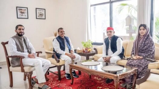 Akhilesh Yadav Met Shivpal Singh Yadav
