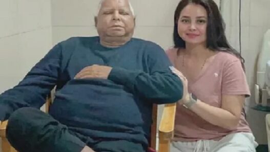 Rohini Acharya donate kidney to Lalu Yadav