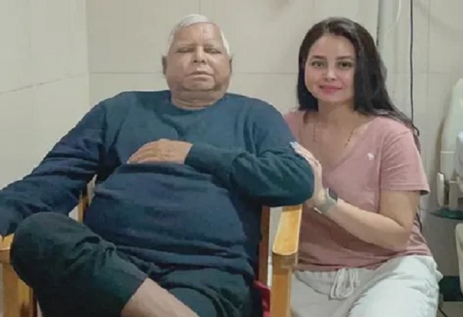 Rohini Acharya donate kidney to Lalu Yadav