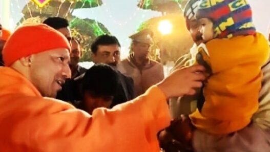 CM Yogi on Khichdi fair