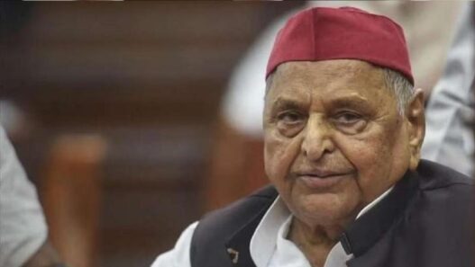 Mulayam Singh Yadav decorated with Padma Vibhushan