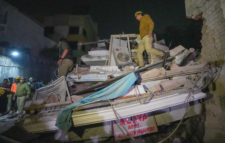 alaya apartment collapse in lucknow