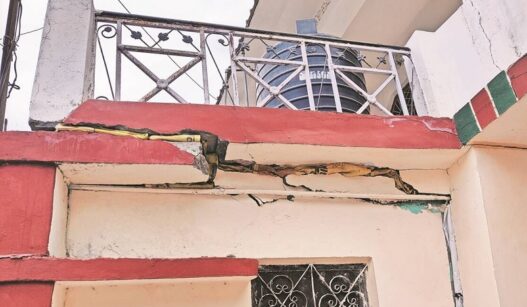 cracks in Karnaprayag