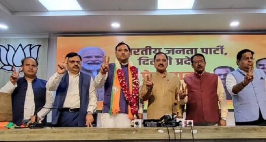 AAP Councilor Pawan Sehrawat joins BJP