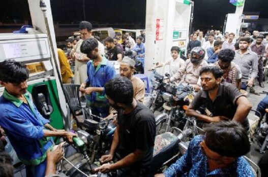Heavy shortage of petrol in Pakistan