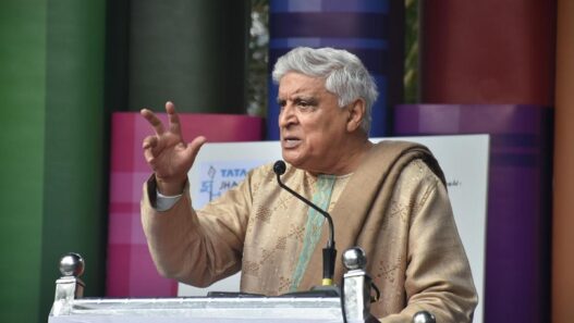 Javed Akhtar lashed out at Pakistan