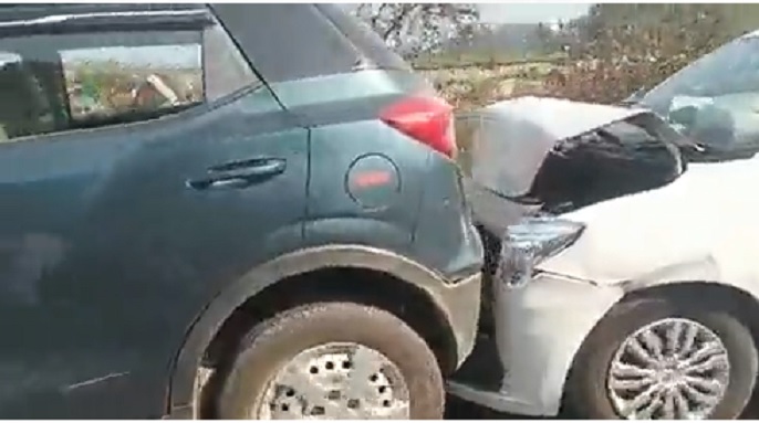 Vehicles of Akhilesh Yadav convoy collided