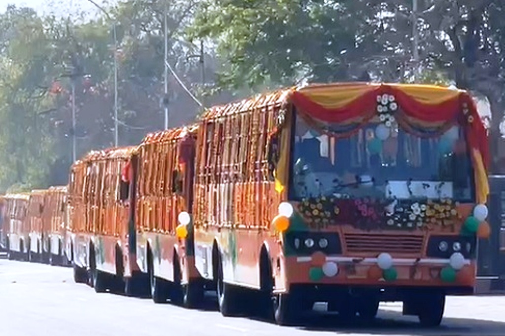 State got gift of Rajdhani Express buses