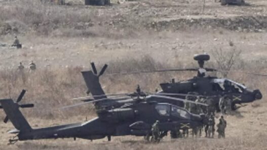 Two combat helicopters Black Hawk crash in America