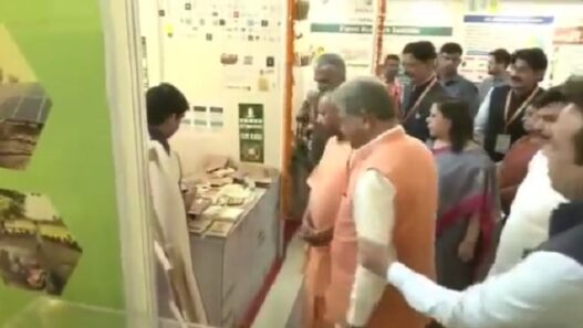 Akhilesh Yadav taunt