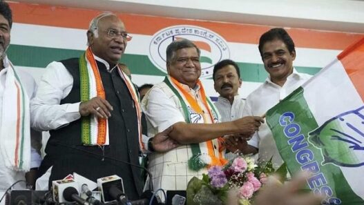 Karnataka former CM Jagadish Shettar joins Congress