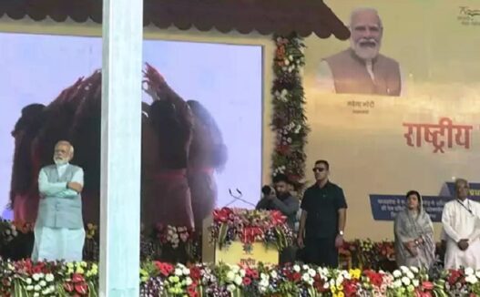 PM Modi Break the protocol in Rewa