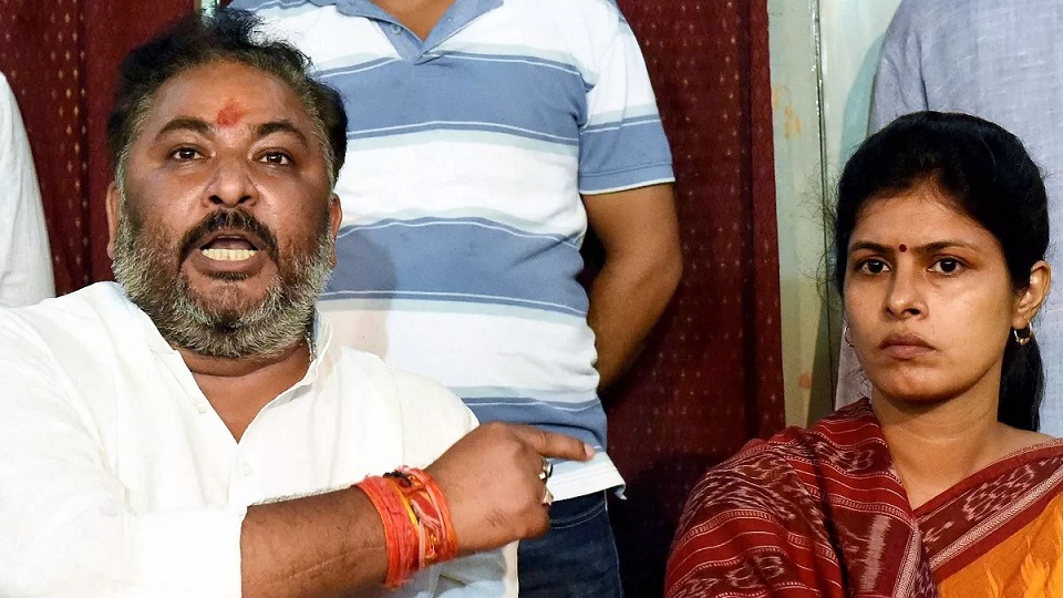 Swati and Minister Dayashankar Singh separated