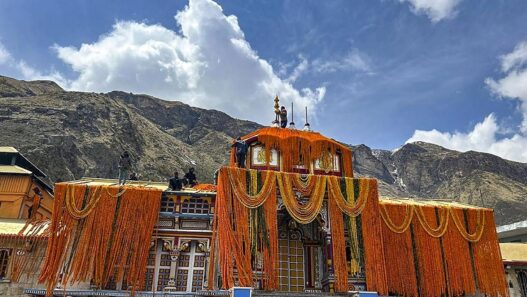 doors of Badrinath Dham opened