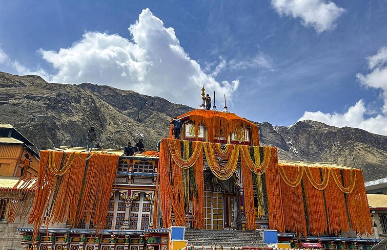 doors of Badrinath Dham opened