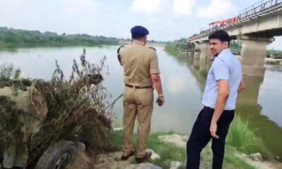 Tractor trolley fell from bridge in river in Shahjahanpur