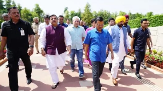 Arvind Kejriwal reached CBI office