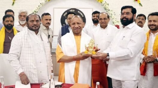 CM Shinde met CM Yogi