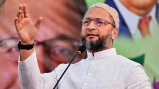 Owaisi rally Maharashtra