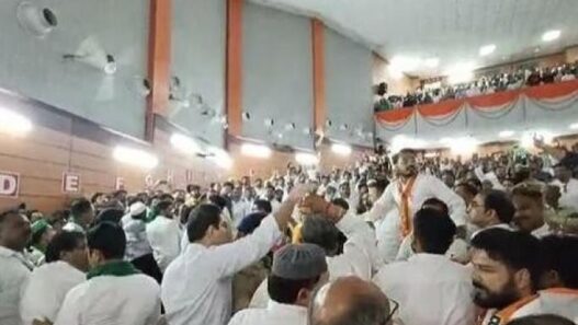 Clashes in swearing-in ceremony in Meerut