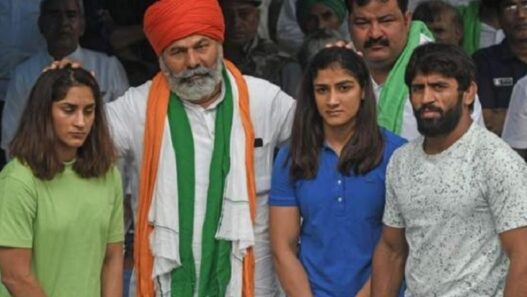 Rakesh Tikait support wrestlers