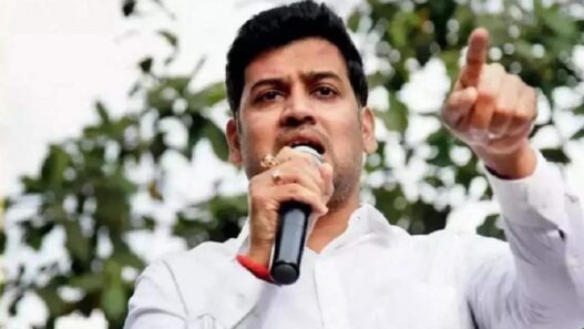 CM Shinde son offers to resign
