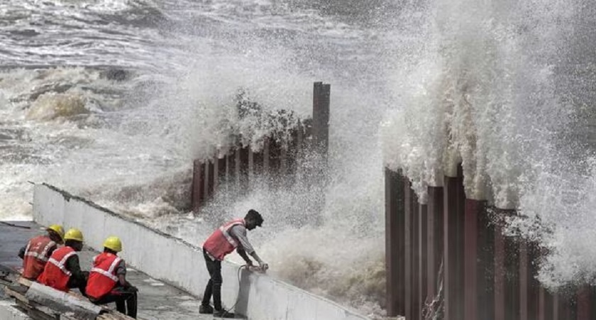 Gujarat will win Cyclone will lose