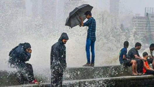 Heavy rain alert in many states including UP Uttarakhand