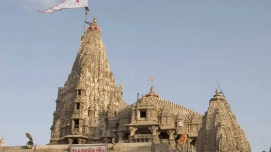 The doors of the closed Dwarkadhish temple reopened in Gujarat