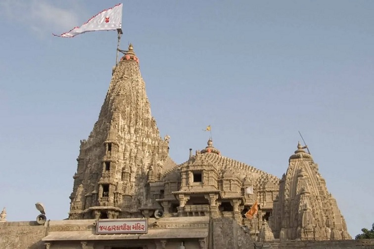 The doors of the closed Dwarkadhish temple reopened in Gujarat