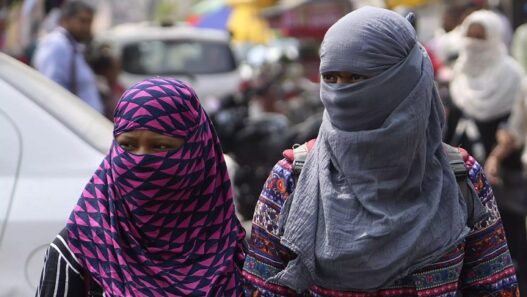 red alert issued for hot winds