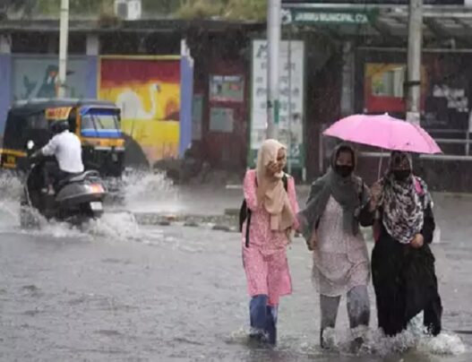 All schools in Delhi will remain closed tomorrow, decision taken due to torrential rains