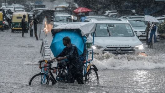 rain wreaks havoc in Himachal-Uttarakhand