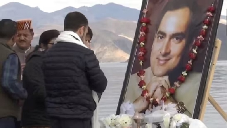 Rahul Gandhi paid tribute to his father on Pangong