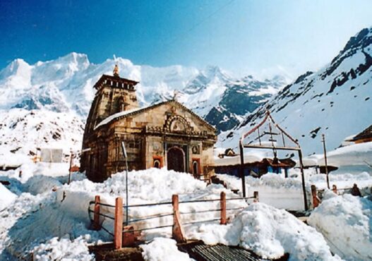 Season first snowfall in Badrinath Kedarnath