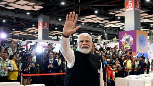 Some reactions from people in Pakistan praising India