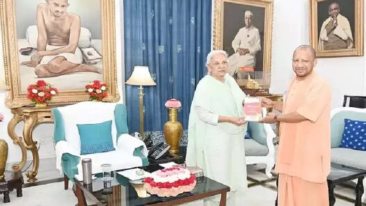 Yogi Adityanath Anandi Ben Patel Meeting