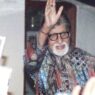Big B came to meet fans barefoot at midnight