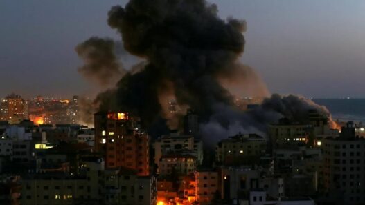Israel intensifies bombing after receiving humanitarian aid to Gaza