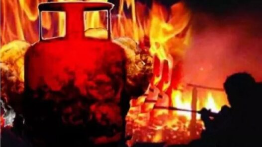 LPG cylinder explodes while making samosa in Noida, seven people burnt