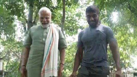 PM Modi did Shramdaan with Ankit Baiyanpuria