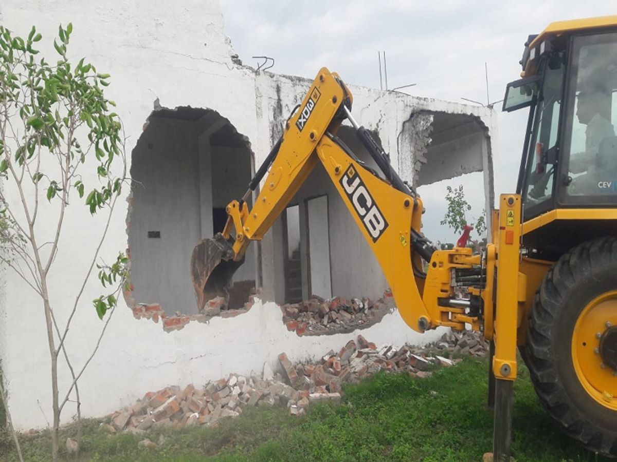 Bulldozer runs on four illegal colonies in Bareilly