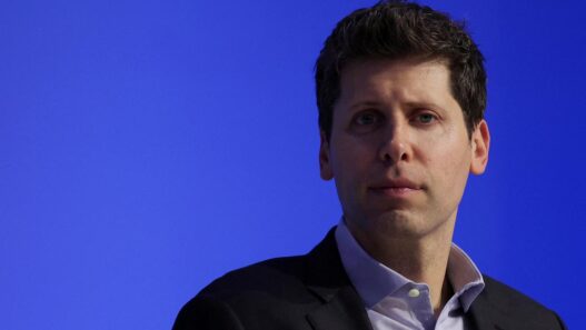 Sam Altman returns to OpenAI