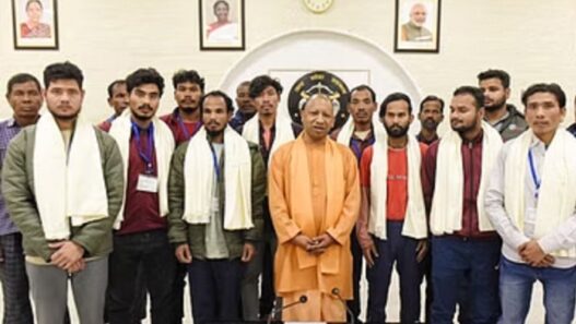 15 laborers from UP trapped in tunnel of Uttarakhand reach Lucknow