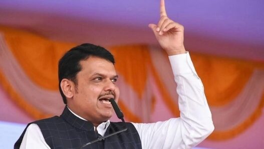 BJP workers shout devendra Fadnavis when bjp state chief chandrashekhar Bawankule asks who next Maharashtra cm