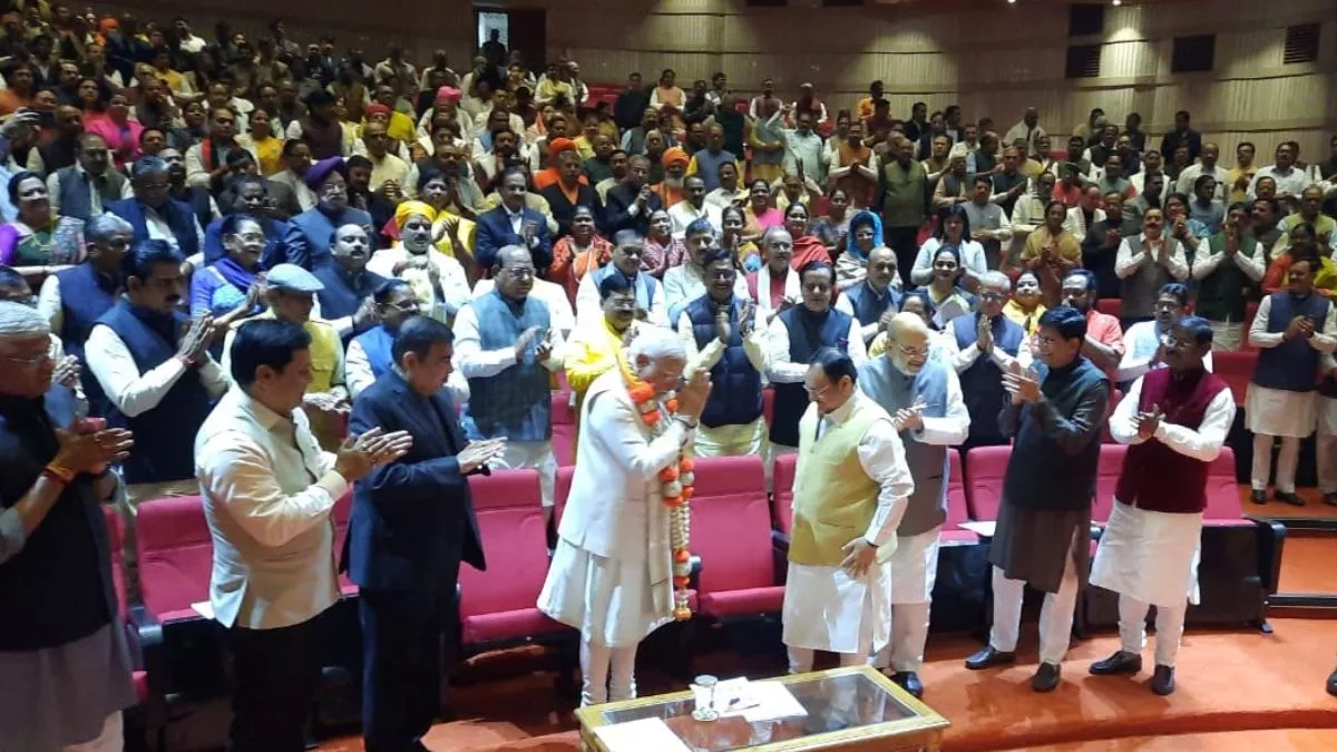 PM Narendra Modi felicitated by BJP MPs after victory in MP,Rajasthan and CG