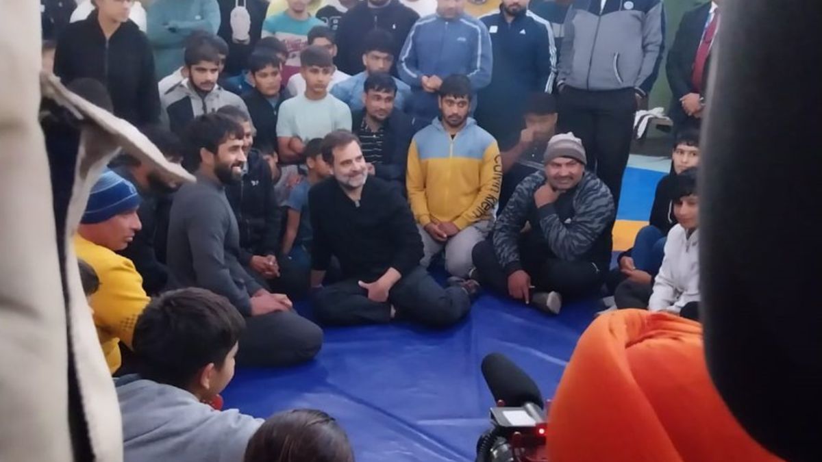 Rahul Gandhi met Bajrang Punia and other wrestlers