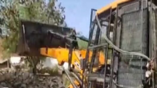 buldozer action in LKO