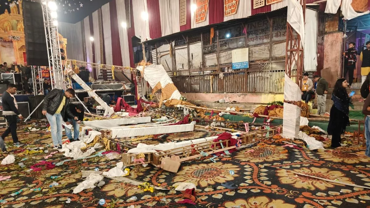 Stage collapsed in Kalkaji temple Delhi during Jagran